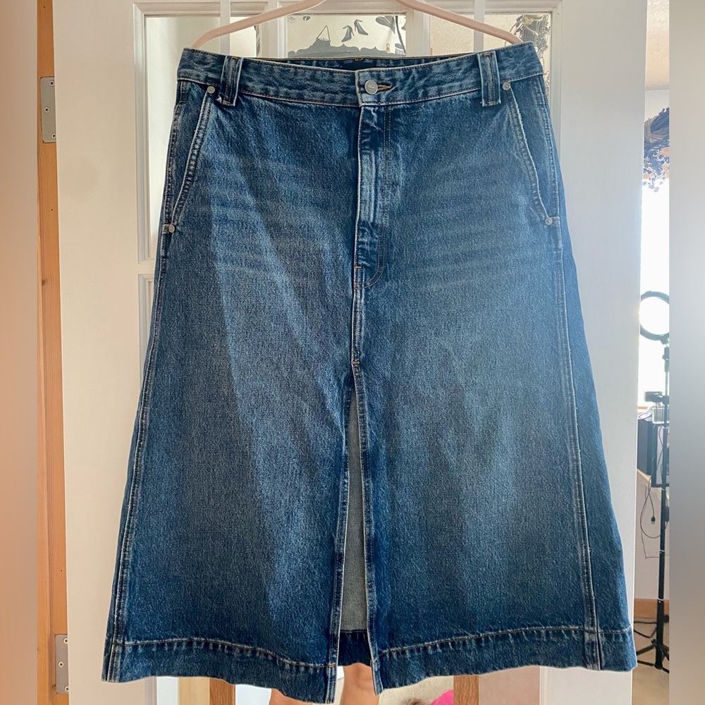 Size 29 KHAITE midi denim Charlene skirt, barely worn, zip fly, front slit